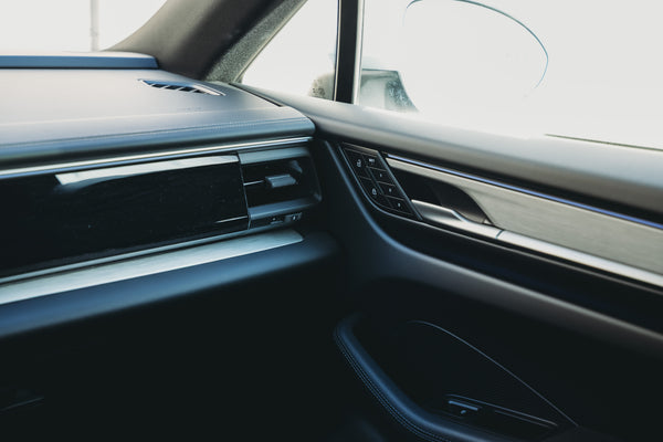 Porsche Macan 4 Electric 100kw/h Ice Grey