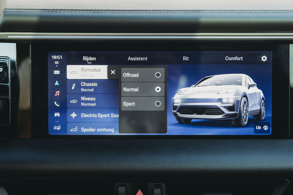 Porsche Macan 4 Electric 100kw/h Ice Grey