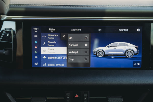 Porsche Macan 4 Electric 100kw/h Ice Grey
