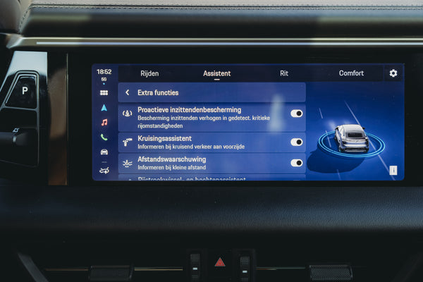 Porsche Macan 4 Electric 100kw/h Ice Grey