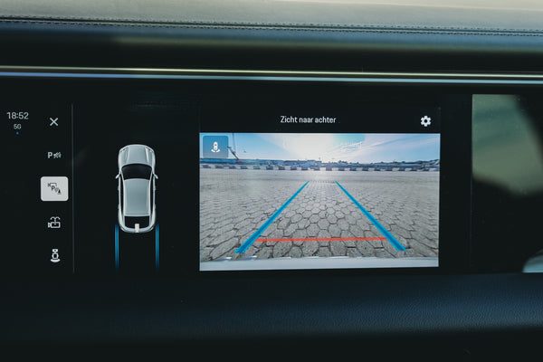 Porsche Macan 4 Electric 100kw/h Ice Grey