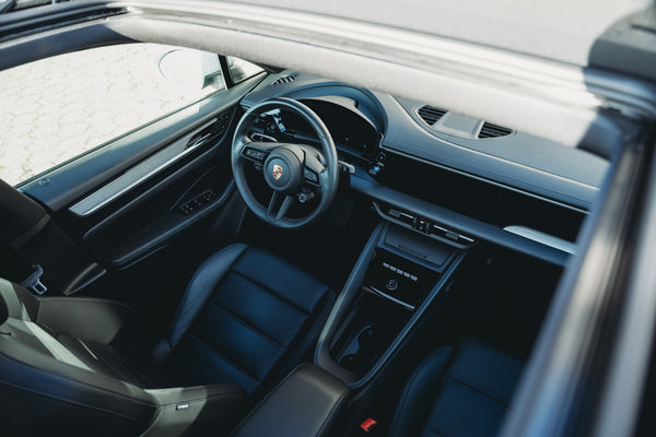 Porsche Macan 4 Electric 100kw/h Ice Grey