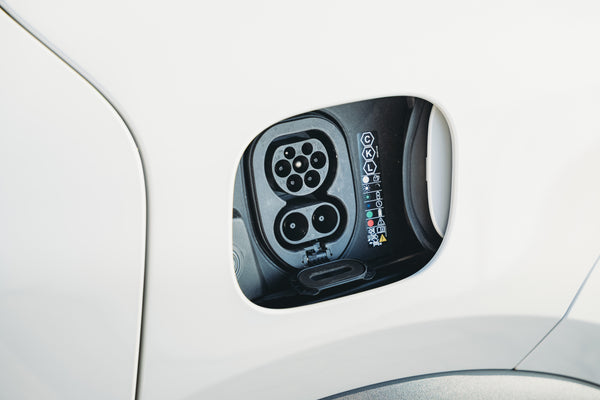 Porsche Macan 4 Electric 100kw/h Ice Grey