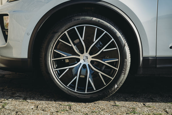 Porsche Macan 4 Electric 100kw/h Ice Grey