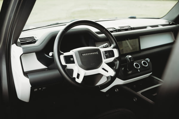 Land Rover Defender 90 D250 SE