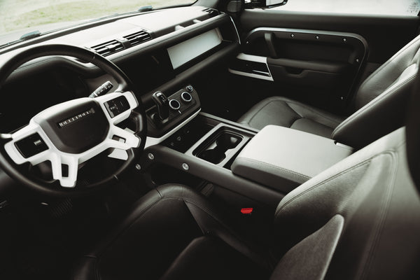 Land Rover Defender 90 D250 SE