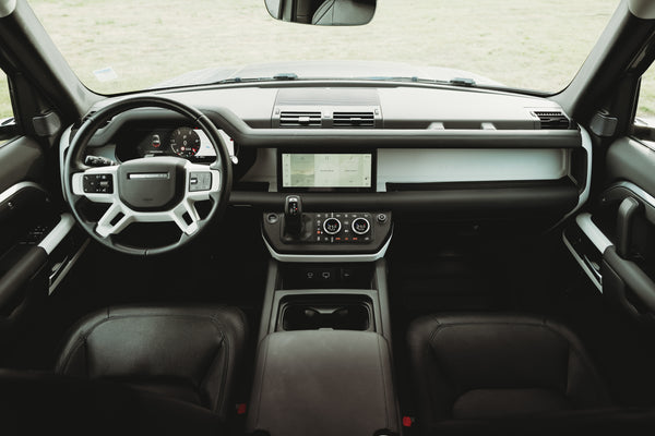Land Rover Defender 90 D250 SE