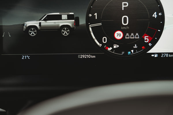 Land Rover Defender 90 D250 SE