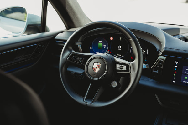Porsche Macan 4S Electric 100kw/h ICE grey metallic