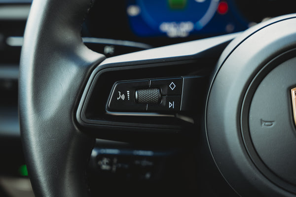 Porsche Macan 4S Electric 100kw/h ICE grey metallic