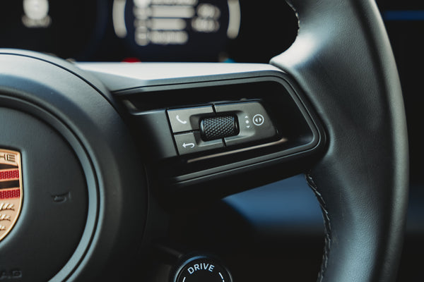 Porsche Macan 4S Electric 100kw/h ICE grey metallic