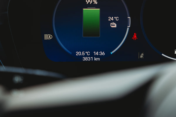 Porsche Macan 4S Electric 100kw/h ICE grey metallic