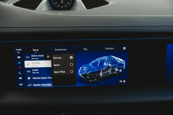 Porsche Macan 4S Electric 100kw/h ICE grey metallic