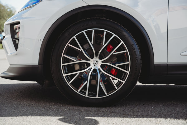 Porsche Macan 4S Electric 100kw/h ICE grey metallic