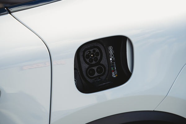 Porsche Macan 4S Electric 100kw/h ICE grey metallic