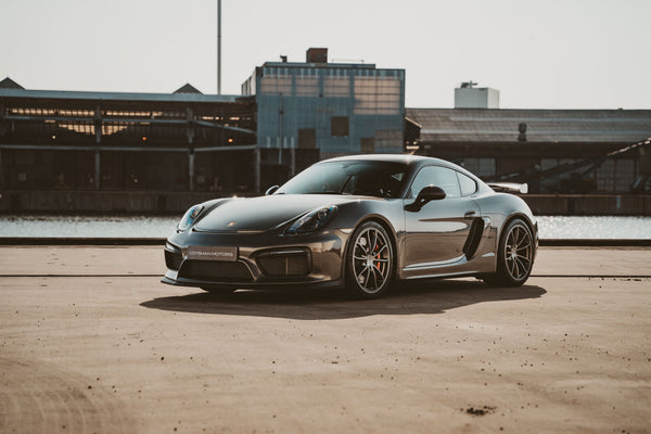 Porsche Cayman 981 GT4