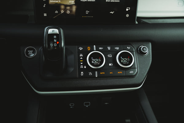 Land Rover Defender 110 D300 SE X-Dynamic
