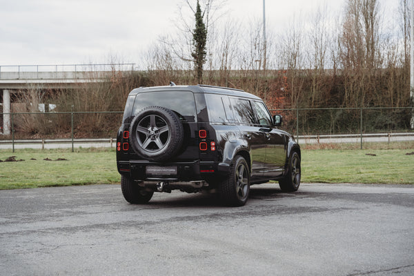Land Rover Defender 110 P300 X-dynamic SE