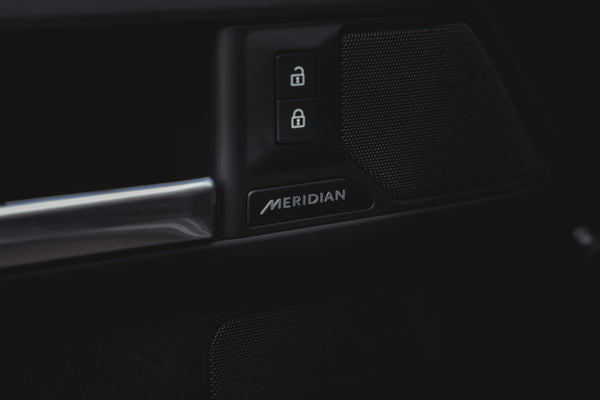 Land Rover Defender 110 P300 X-dynamic SE