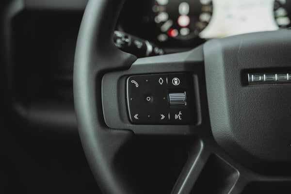 Land Rover Defender 110 P300 X-dynamic SE