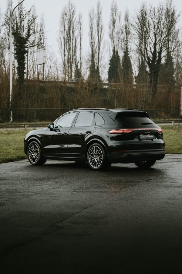 PORSCHE CAYENNE PLATINUM EDITION PHEV