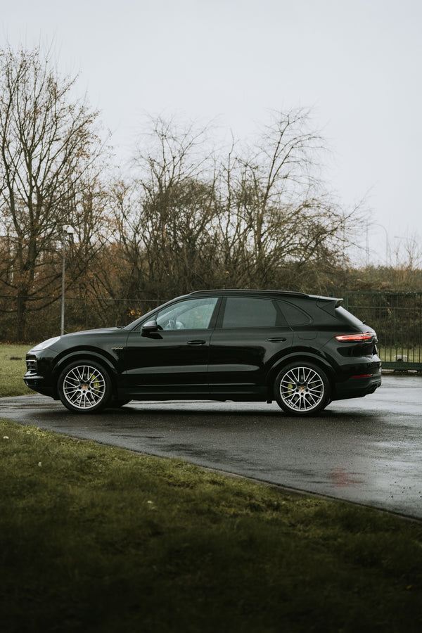 PORSCHE CAYENNE PLATINUM EDITION PHEV