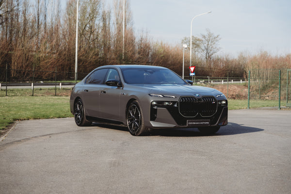 BMW 760M plug-in hybrid 571pk