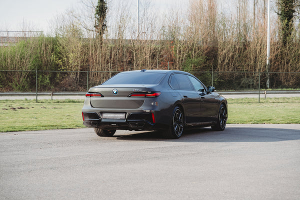 BMW 760M plug-in hybrid 571pk