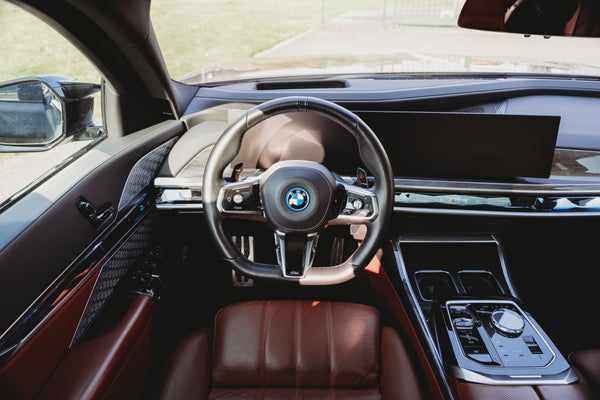 BMW 760M plug-in hybrid 571pk