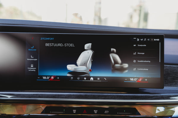 BMW 760M plug-in hybrid 571pk