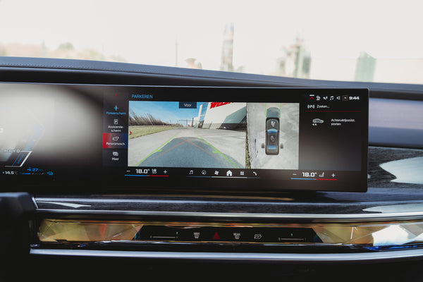 BMW 760M plug-in hybrid 571pk