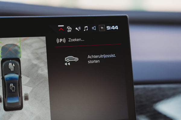 BMW 760M plug-in hybrid 571pk