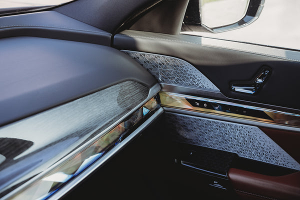 BMW 760M plug-in hybrid 571pk