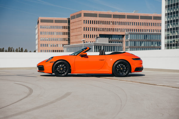 Porsche 992.1 Carrera cabrio3.0 PDK 385pk Lava orange