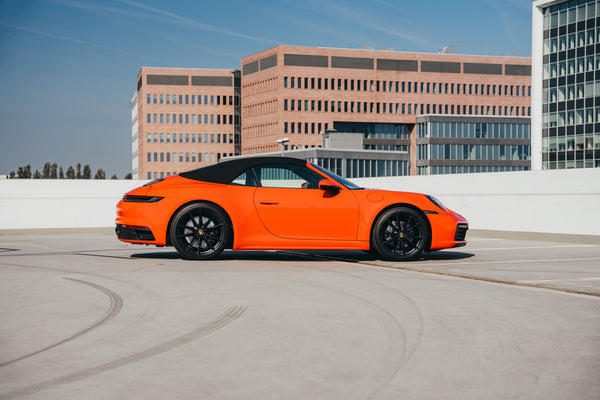 Porsche 992.1 Carrera cabrio3.0 PDK 385pk Lava orange