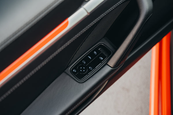 Porsche 992.1 Carrera cabrio3.0 PDK 385pk Lava orange