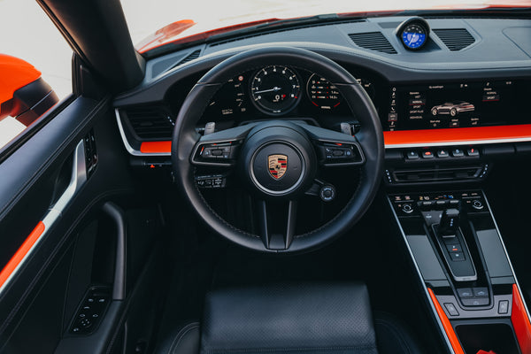 Porsche 992.1 Carrera cabrio3.0 PDK 385pk Lava orange