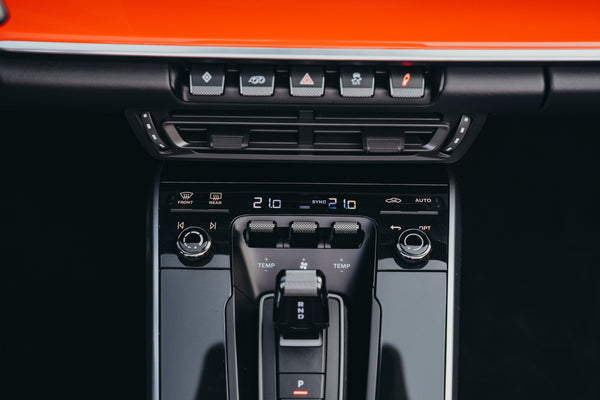 Porsche 992.1 Carrera cabrio3.0 PDK 385pk Lava orange