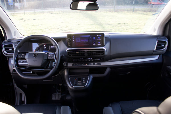Peugeot Traveller vip 8pl