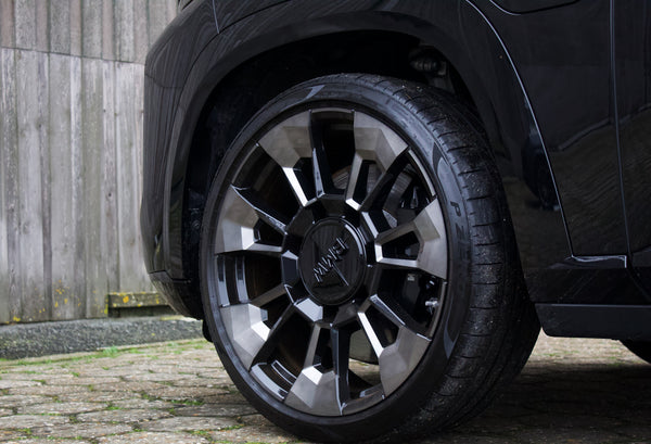 BMW XM 4.4 V8 PHEV 653pk!