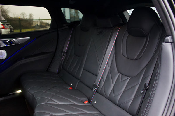 BMW XM 4.4 V8 PHEV 653pk!